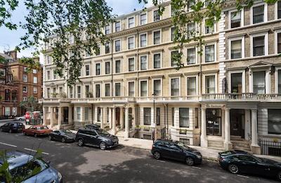 د ویلا کنسینگتون هتل