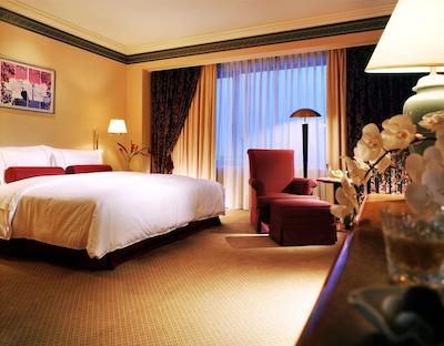 د وستین اُساکا