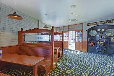 بورنی سنترال تونهوس هتل