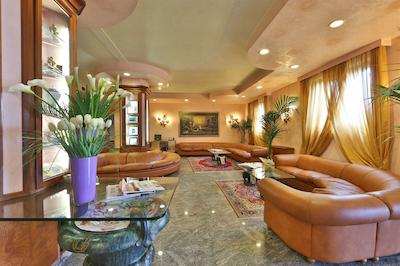 بست وسترن گراند هتل گوینیجی