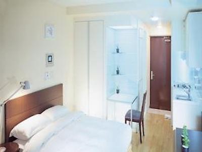 گاننام فامیلی هتل