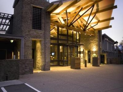 د ریز هتل اند لوکسوری اپارتمنتز