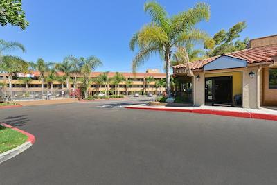 متل 6 سان دیگو میسشن والی ایست