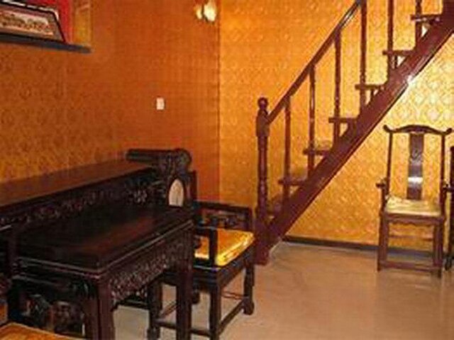 وایت تاور ییر گست هاوس