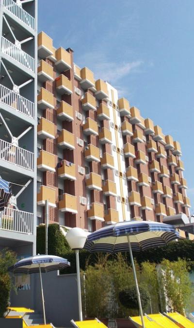 کلر پونتا نرد ویلیج ریمینی