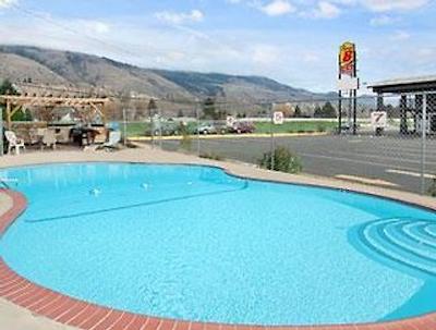 سوپر 8 کاملوپز ایست