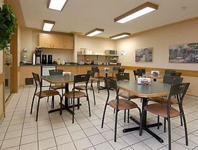 سوپر 8 موس جاو اسک