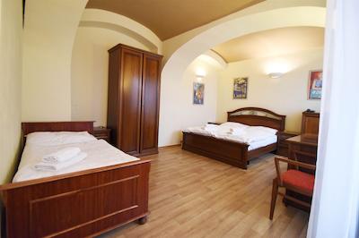 هستل لیتل کوارتر