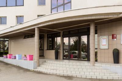 هتل د اوریجینالز پاریس است روسنی