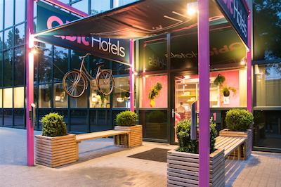 قبیک هتل امستردام وتک