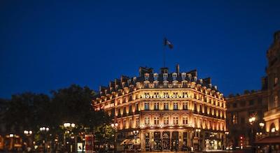 حیات هتل دو لوور