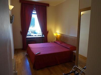 رما دی پاپی-هتل د چارم