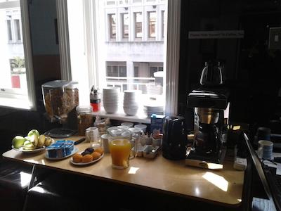 دادی لنگ لگز ارت-هتل