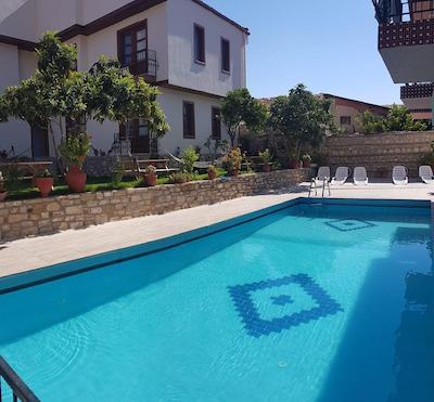 سزگینز پنشن