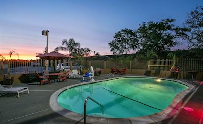 رد روف این استکتون