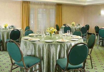 کورتیارد لاز وگاز هندرسُن/گرین والی