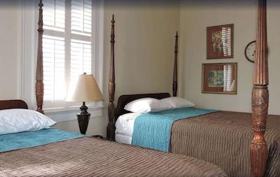 فرنچ کوارتر سویتز هتل