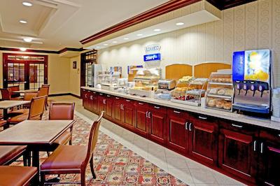 هلید این اکسپرز هتل اند سویتز لادام