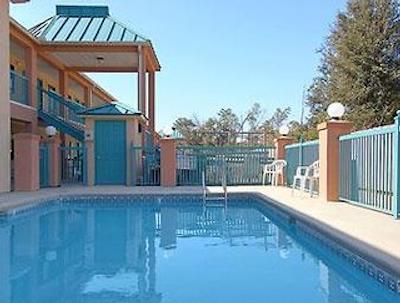 رامادا لیمیتد بیلاکسی/اُسین اسپرینگز