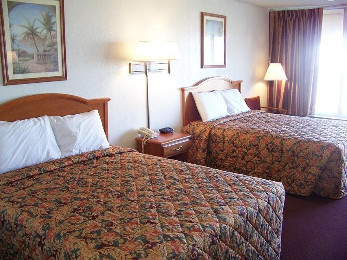 Traveler’s Inn and Suites Oklahoma City Airport