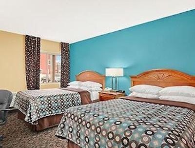 سوپر 8 بلویل است لویز اریا