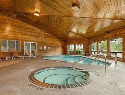 سوپر 8 متل-رد وینگ