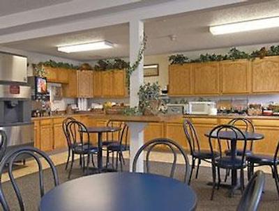 سوپر 8 متل-اُماها/وست