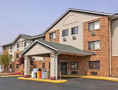 سوپر 8 فیرویو هایتز-است لویز