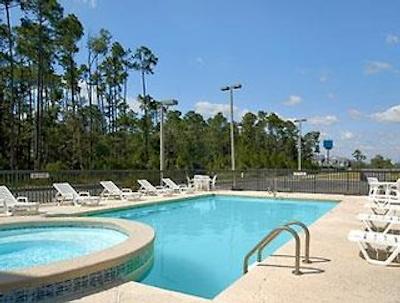 سوپر 8-دیبرویل بیلاکسی اریا