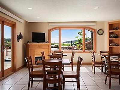 سوپر 8 متل-استورجیز