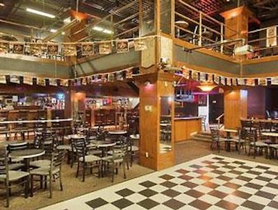 رامادا هندرسُن/اوانسویل