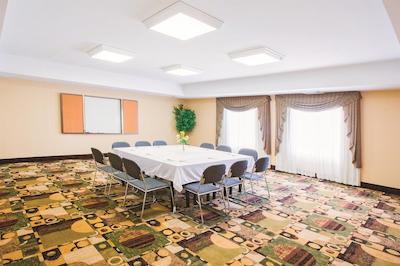 لا کوینتا این اند سویتز لکسینگتون اسود / هامبورگ