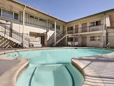 اُلیو تری این