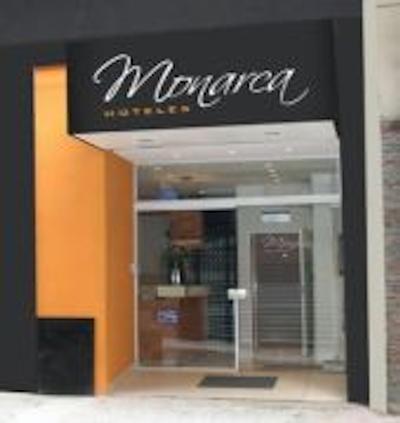 منارکا هتل پورتو مادرو