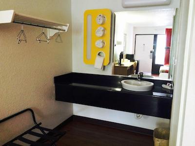 متل 6 دالتون