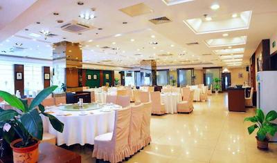 جینجیانگ این ووکسی ترین استیشن هتل