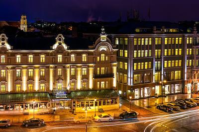 رادیسن بلو ریال استریجا هتل