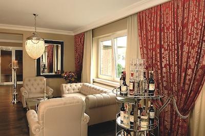 هتل بوسینز اند مر