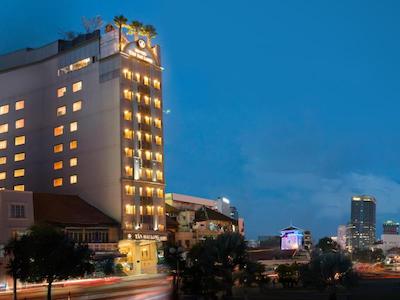 سیلورلاند سنترال هتل اند اسپا