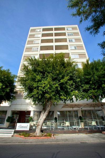 آلمند بوسینز سویتز