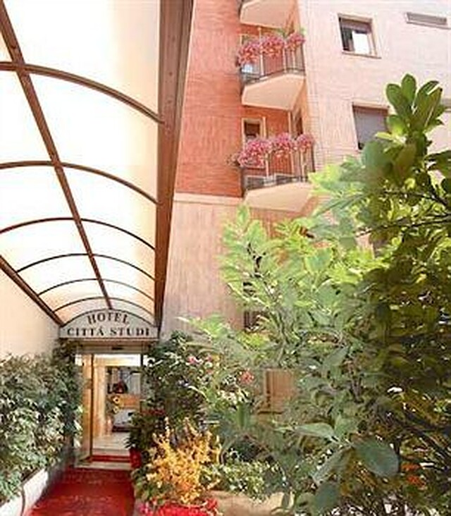 سیت استودی