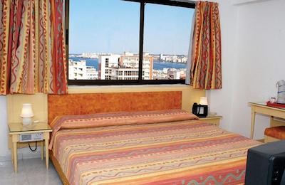 هتل ساینت جهنز