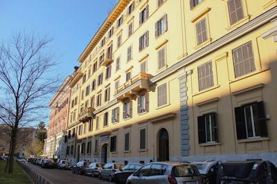 دموز کاسترنس