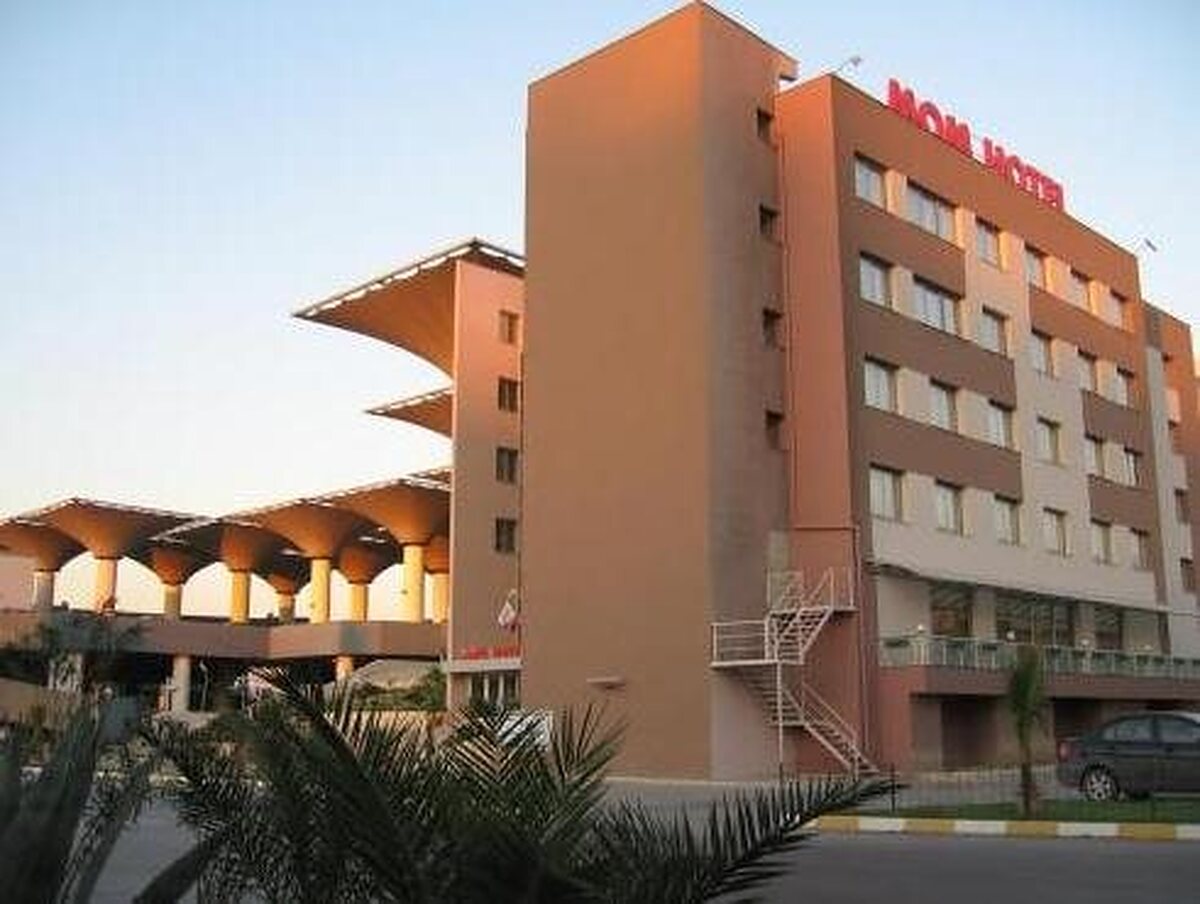 مام