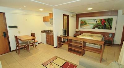 میرادر پریا