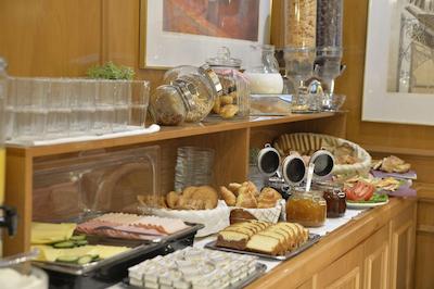 ویکتوری این