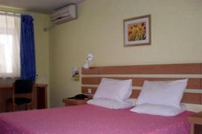 هم این قیننیان راد