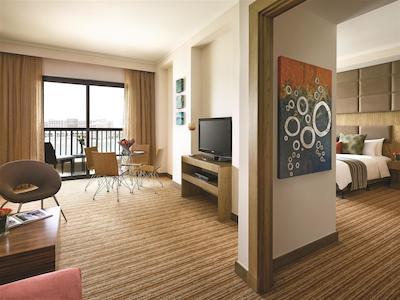 تریدرز هتل قریه ال بری