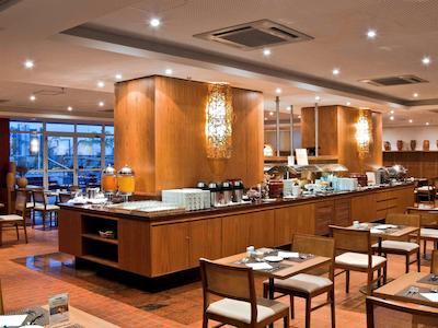 کاسار بوسینز ماناوز