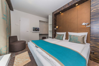 متل اُن درسدن-پالیسپلاتز
